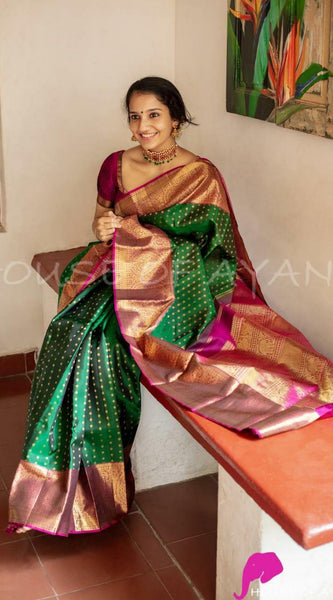 Fashionable Lichi Silk Saree with Gorgeous Zari Work