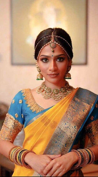 Sophisticated Lichi Silk Saree with Stylish Zari Weaving