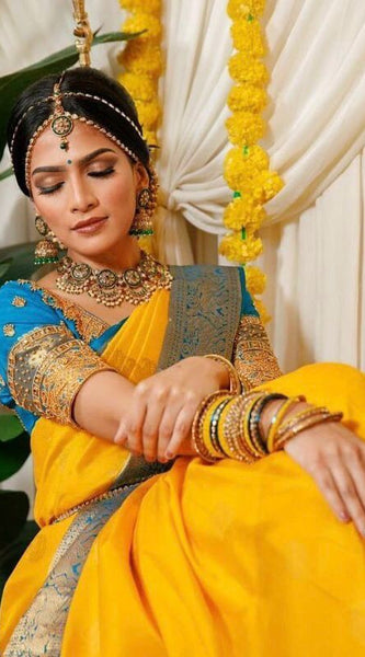 Sophisticated Lichi Silk Saree with Stylish Zari Weaving