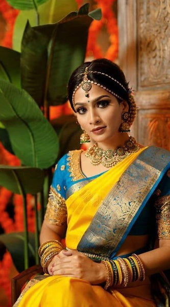 Sophisticated Lichi Silk Saree with Stylish Zari Weaving