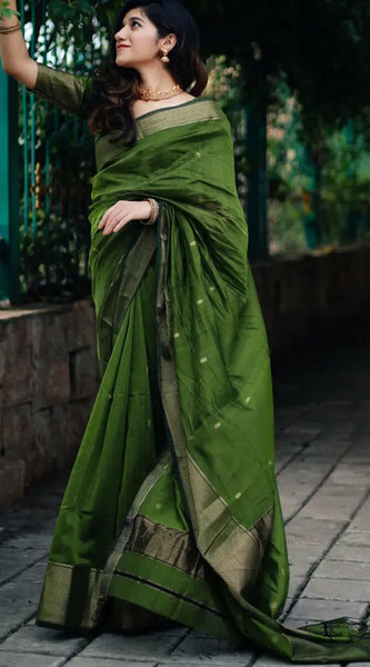 Dazzling Green Cotton Silk Saree With Beautiful Blouse Piece