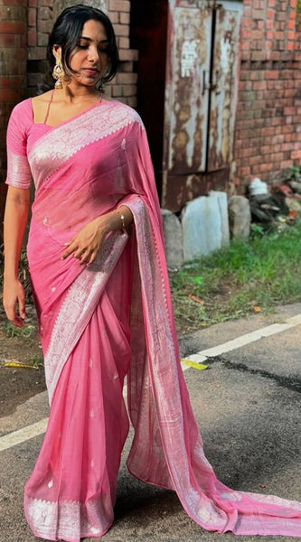 Pulsating Pink Cotton Silk Saree With Pleasurable Blouse Piece