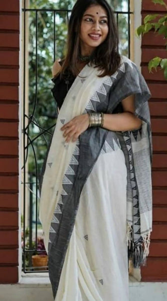 Flaunt Off White Cotton Silk Saree With Blooming Blouse Piece