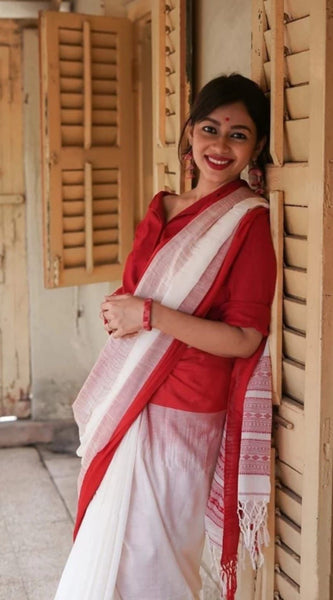 Extraordinary Off White Cotton Silk Saree With Demanding Blouse Piece