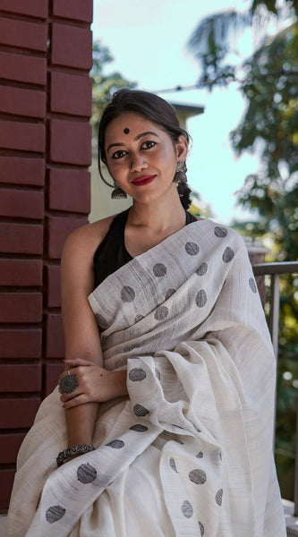 Bucolic Off White Cotton Silk Saree With Evocative Blouse Piece
