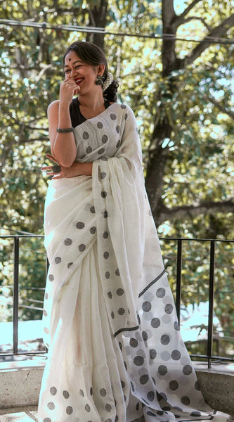 Bucolic Off White Cotton Silk Saree With Evocative Blouse Piece