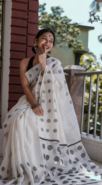 Bucolic Off White Cotton Silk Saree With Evocative Blouse Piece