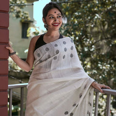 Bucolic Off White Cotton Silk Saree With Evocative Blouse Piece