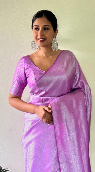 Charming Lavender Kanjivaram Silk Saree With Flattering Blouse Piece