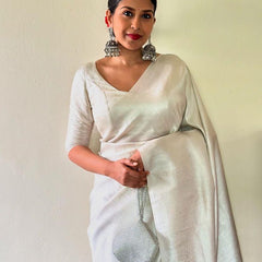 Inspiring Off White Kanjivaram Silk Saree With Arresting Blouse Piece