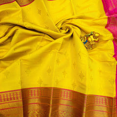 Gratifying Yellow Kanjivaram Silk With Demure Blouse Piece