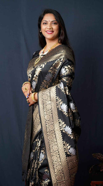 Murmurous Black Kanjivaram Silk With Fairytale Blouse Piece