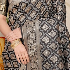 Pleasant Black Kanjivaram Silk With Tempting Blouse Piece