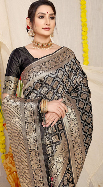 Pleasant Black Kanjivaram Silk With Tempting Blouse Piece
