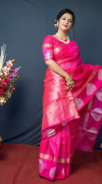 Engaging Dark Pink Linen Silk Saree With Super Mesmerising Blouse Piece