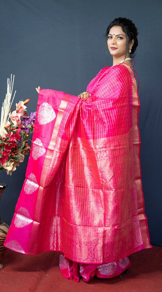 Engaging Dark Pink Linen Silk Saree With Super Mesmerising Blouse Piece