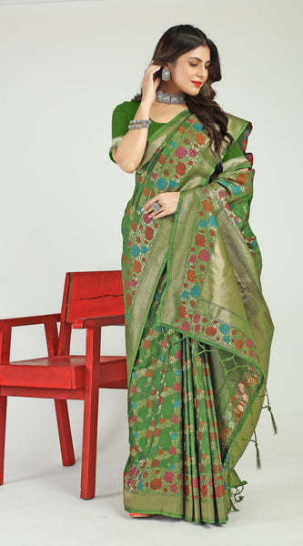 Refreshing Green Linen Silk Saree With Alluring Blouse Piece