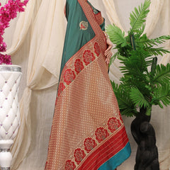 Murmurous Dark Green Kanjivaram Silk With Sizzling Blouse Piece