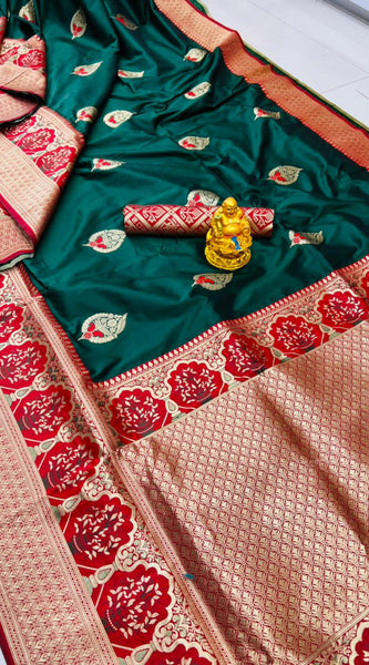 Murmurous Dark Green Kanjivaram Silk With Sizzling Blouse Piece