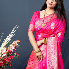 Redolent Dark Pink Kanjivaram Silk With Demure Blouse Piece