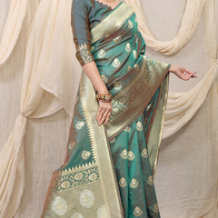 Confounding Grey Kanjivaram Silk With Effervescent Blouse Piece