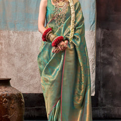 Splendorous Green Kanjivaram Silk Saree With Resplendent Blouse Piece