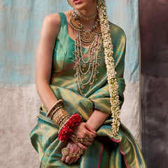 Splendorous Green Kanjivaram Silk Saree With Resplendent Blouse Piece