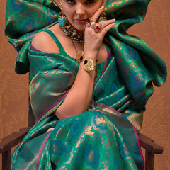 Hypnotic Rama Kanjivaram Silk Saree With Blissful Blouse Piece