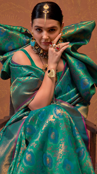 Hypnotic Rama Kanjivaram Silk Saree With Blissful Blouse Piece
