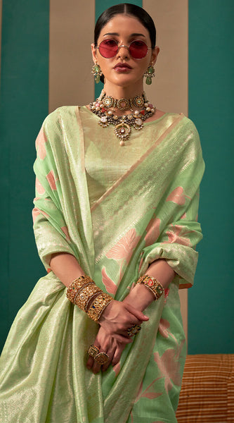 Surpassing Green Cotton Silk Saree With Flattering Blouse Piece