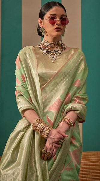 Surpassing Green Cotton Silk Saree With Flattering Blouse Piece