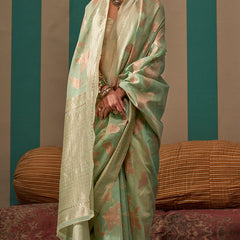 Surpassing Green Cotton Silk Saree With Flattering Blouse Piece