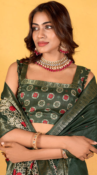 Imbrication Dark Green Foil Printed Dola Silk Saree With Susurrous Blouse Piece