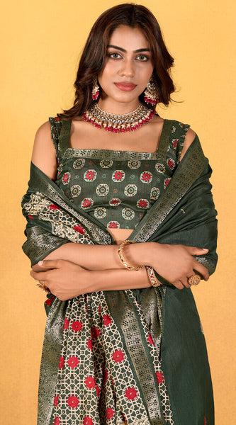 Imbrication Dark Green Foil Printed Dola Silk Saree With Susurrous Blouse Piece