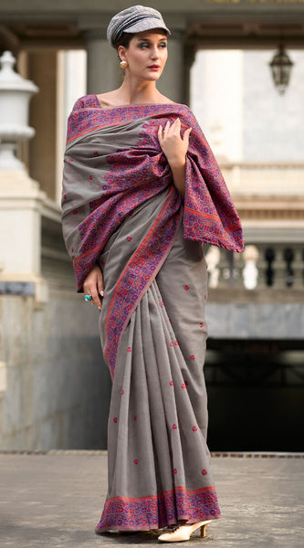 Pulsating Grey Cotton Silk Saree With Vivacious Blouse Piece