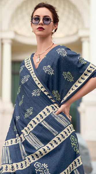 Smashing Navy Blue Printed Mul Cotton Saree With Enchanting Blouse Piece
