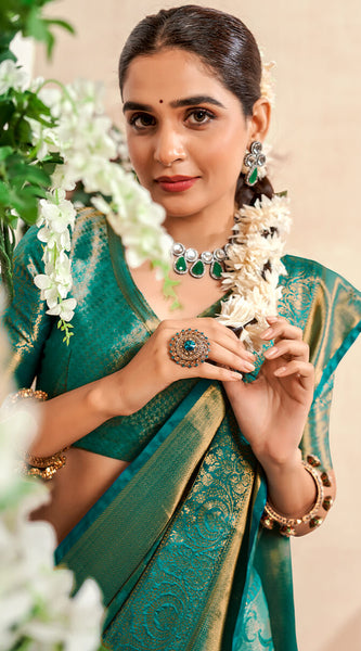 Fairytale Turquoise Kanjivaram Silk Saree With Comely Blouse Piece