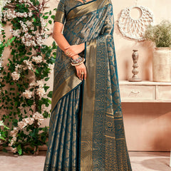 Demure Rama Kanjivaram Silk Saree With Evanescent Blouse Piece