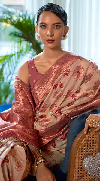 Splendiferous Peach Organza Silk Saree With Tempting Blouse Piece