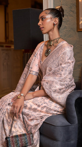 Sempiternal Peach Cotton Silk Saree With Mellifluous Blouse Piece