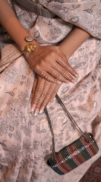 Sempiternal Peach Cotton Silk Saree With Mellifluous Blouse Piece