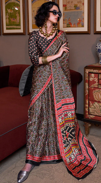 Resplendent Black Digital Printed Satin Silk Saree With Piquant Blouse Piece
