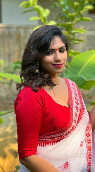Sophisticated White Soft cotton Silk With Stylish Blouse Piece