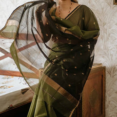 Precious Green Cotton Silk Saree With Gratifying Blouse Piece