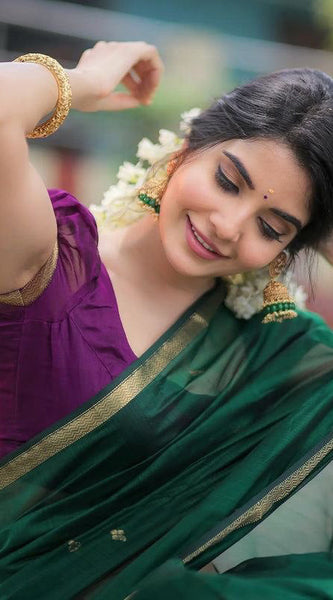 Attractive Green Cotton Silk Saree With Flaunt Blouse Piece