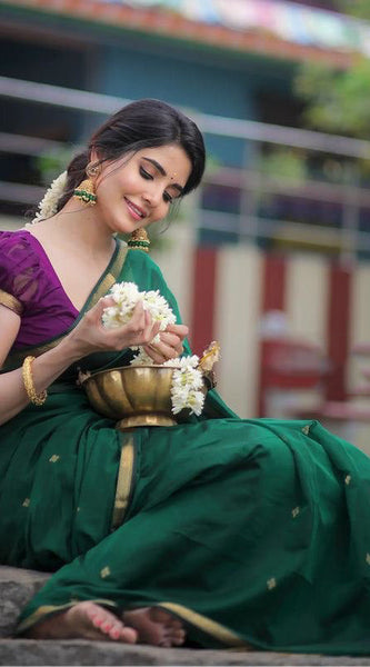 Attractive Green Cotton Silk Saree With Flaunt Blouse Piece