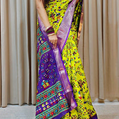 Engrossing Perrot Digital Printed Soft Silk Saree With Hypnotic Blouse Piece