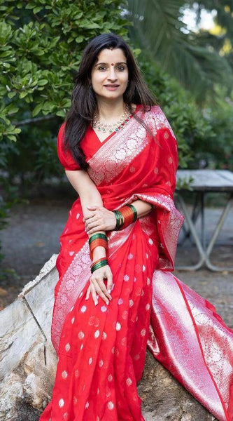 Nebula Red Cotton Silk Saree With Beguiling Blouse Piece