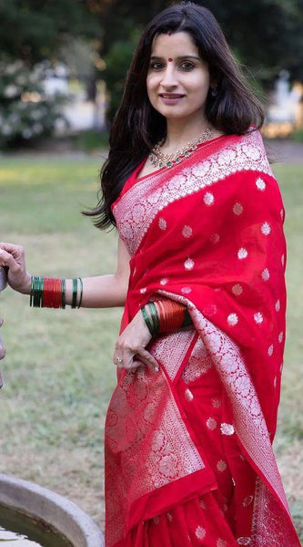 Nebula Red Cotton Silk Saree With Beguiling Blouse Piece