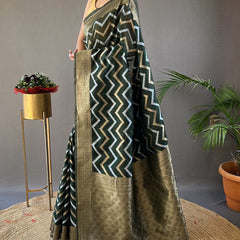 Opulent Dark Green Cotton Silk Saree With Designer Blouse Piece